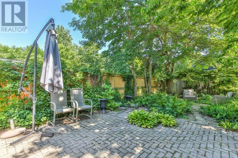 38 Byron Avenue E — photo 29 of 33