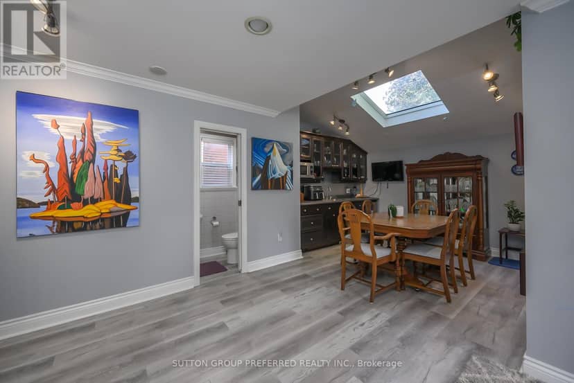 447 Woodman Avenue — photo 22 of 40