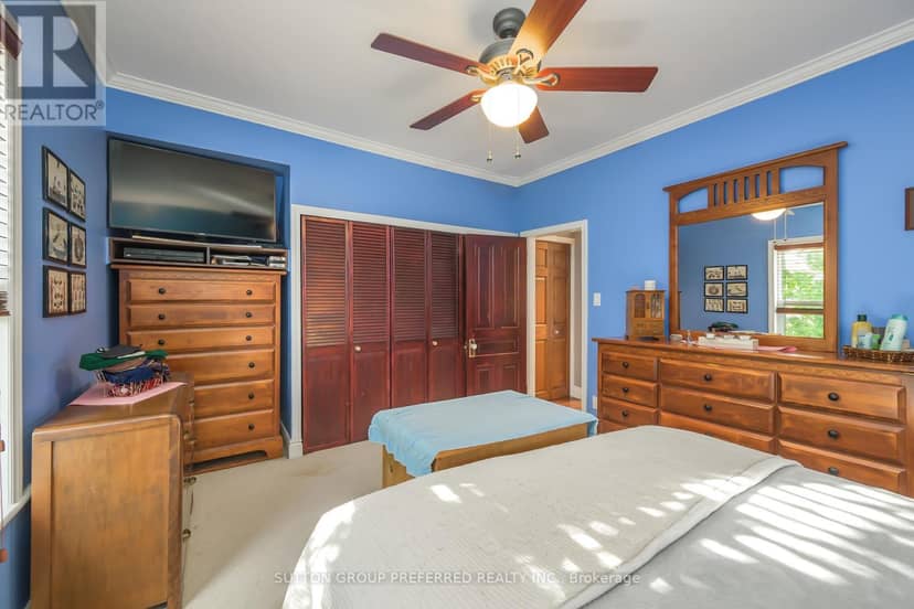 447 Woodman Avenue — photo 28 of 40