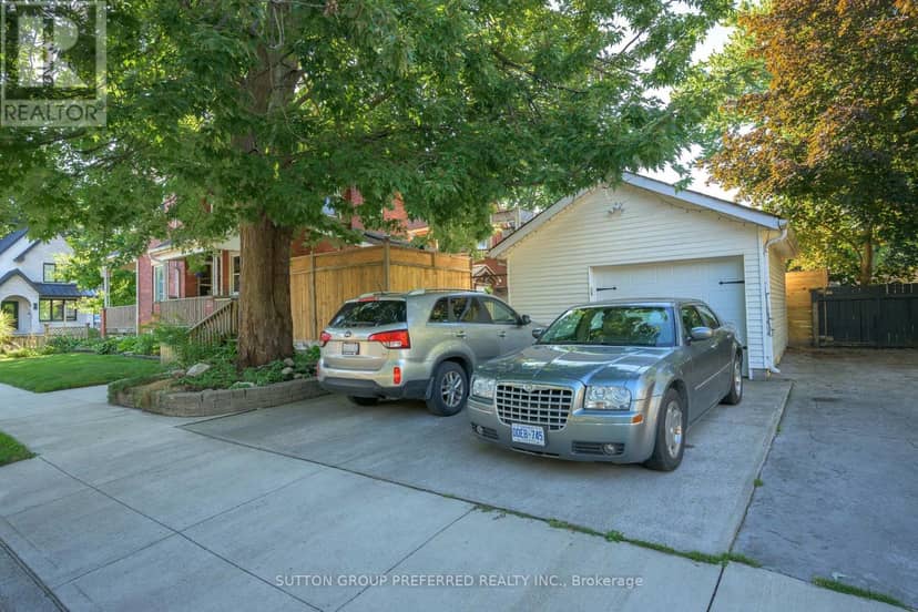 447 Woodman Avenue — photo 4 of 40
