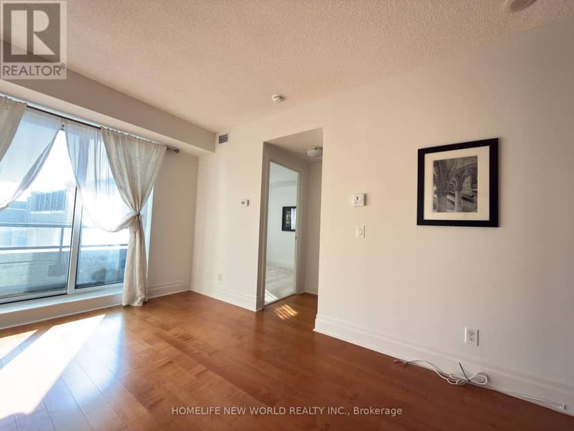 403 - 151 Upper Duke Crescent — photo 14 of 39