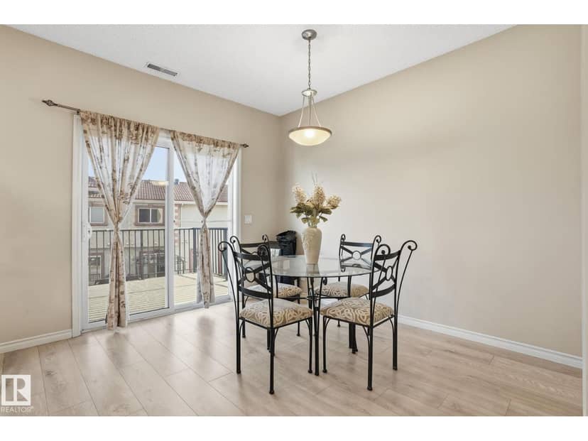 #52 13825 155 AV NW — photo 13 of 40