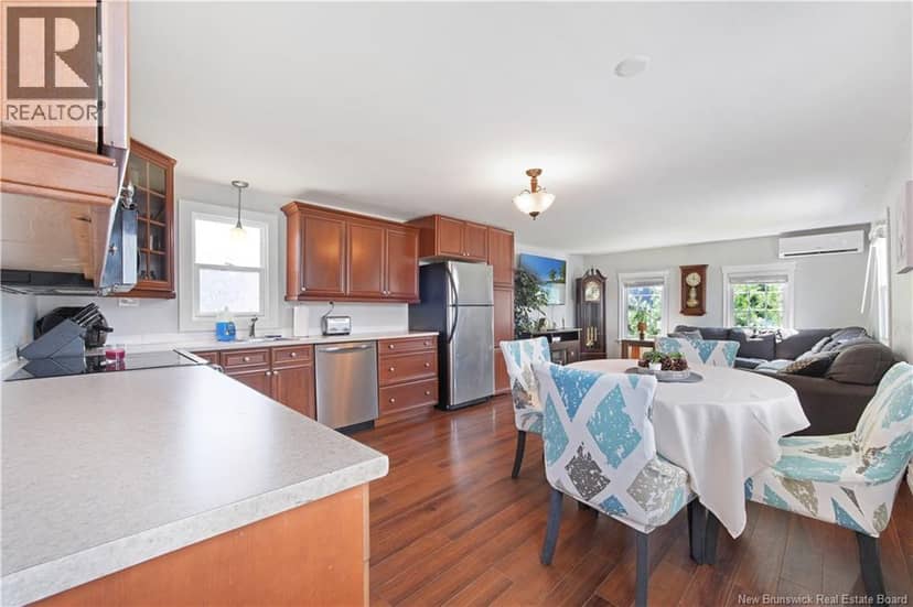 43 Darrell Avenue — photo 3 of 19