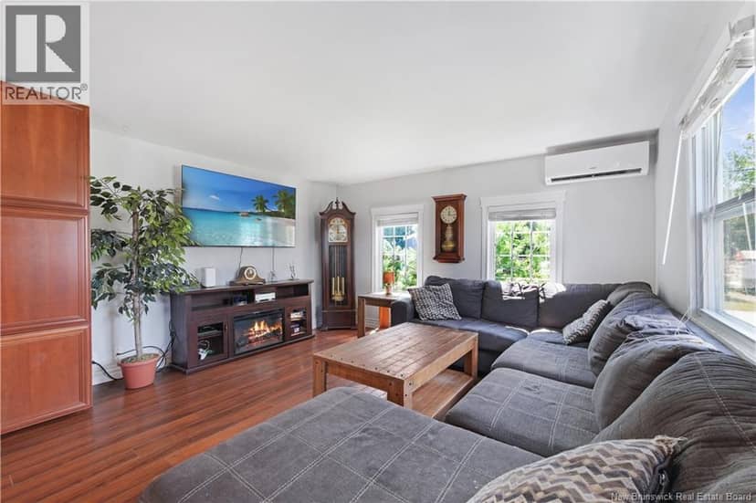 43 Darrell Avenue — photo 8 of 19