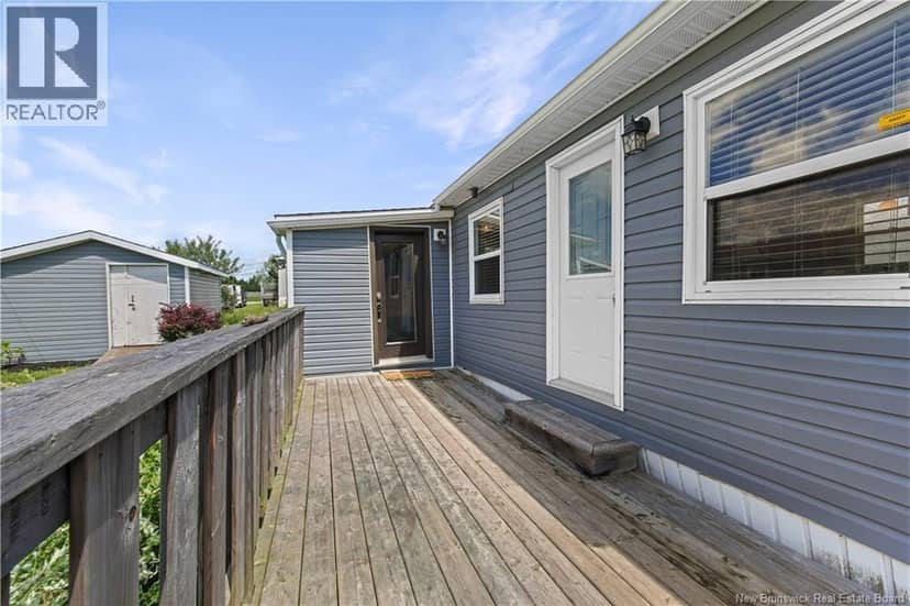 43 Darrell Avenue — photo 2 of 19