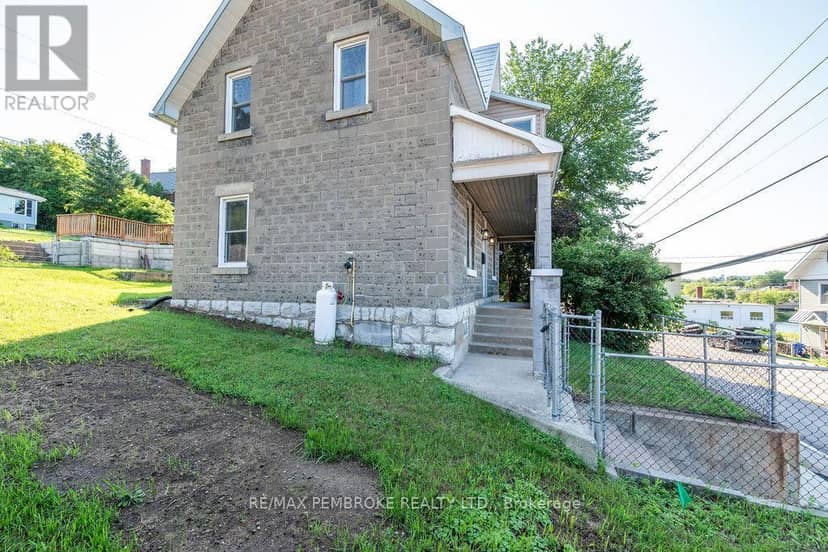 131 Bonnechere Street W — photo 30 of 40