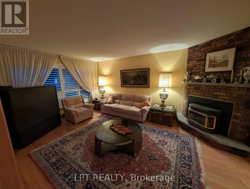 47 Parkside Drive — photo 10 of 26
