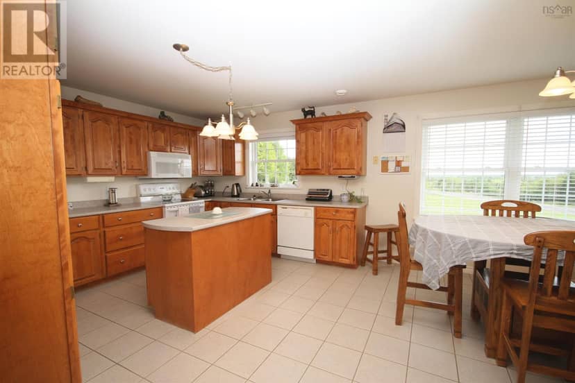 5679 Highway 105 Highway — photo 15 of 39