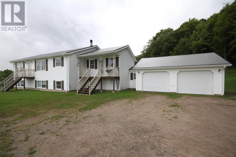 5679 Highway 105 Highway — photo 4 of 39
