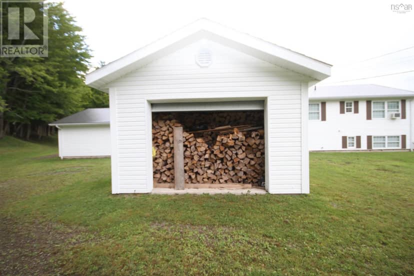 5679 Highway 105 Highway — photo 8 of 39