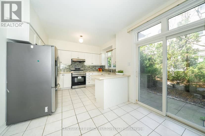 22 William Poole Way — photo 10 of 33
