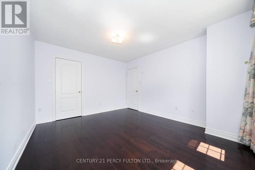 22 William Poole Way — photo 23 of 33