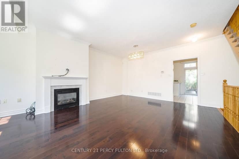22 William Poole Way — photo 5 of 33