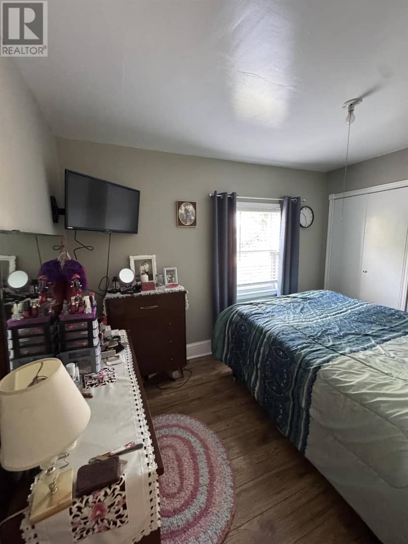 11 Thompson Point Road — photo 18 of 30