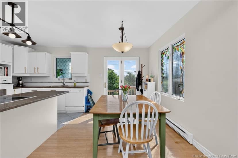 223 Edgett Avenue — photo 12 of 40