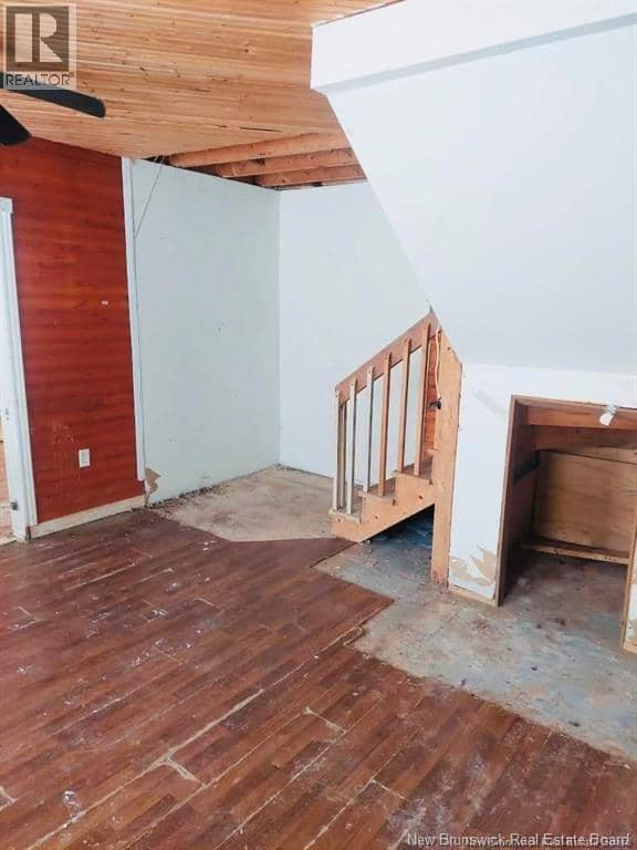 717 Laplante Road — photo 5 of 13