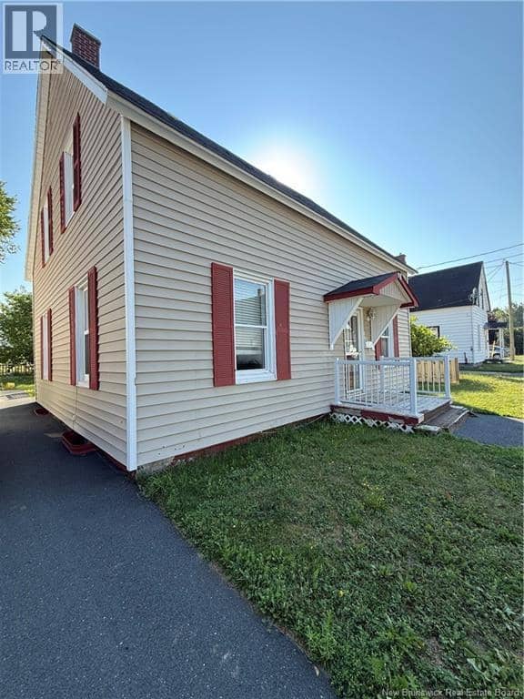 39 Warren Avenue — photo 2 of 38