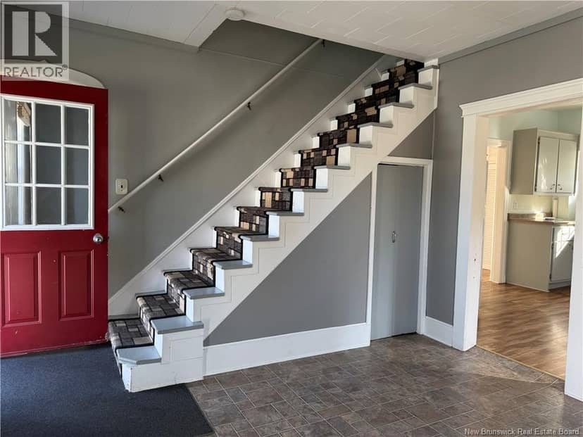 39 Warren Avenue — photo 4 of 38