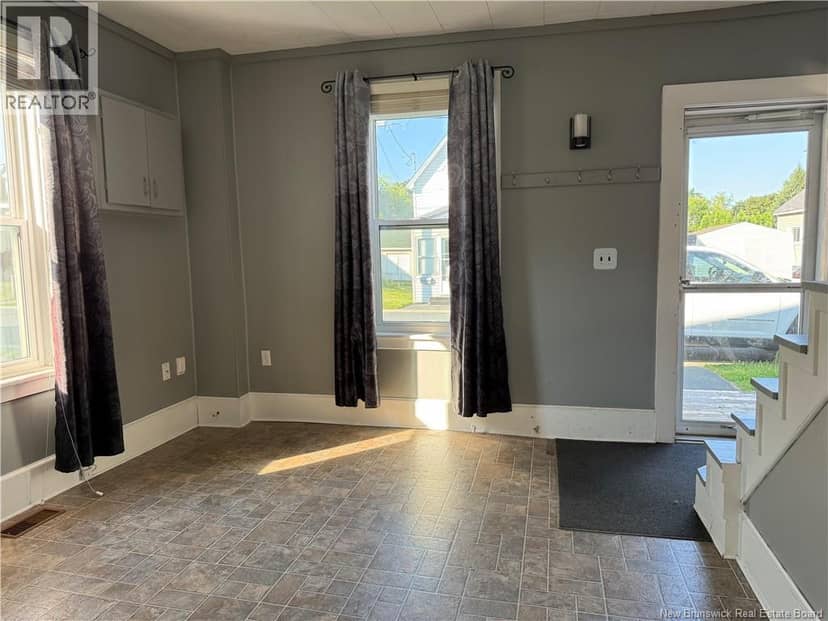 39 Warren Avenue — photo 6 of 38