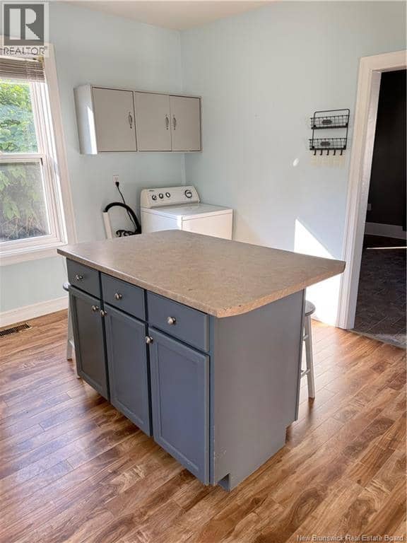 39 Warren Avenue — photo 9 of 38