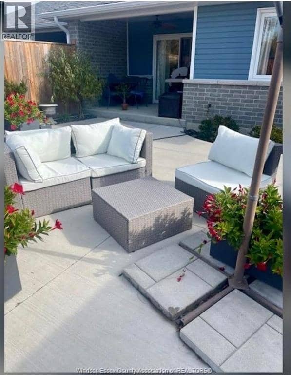 117 ARTHUR STREET North — photo 8 of 38