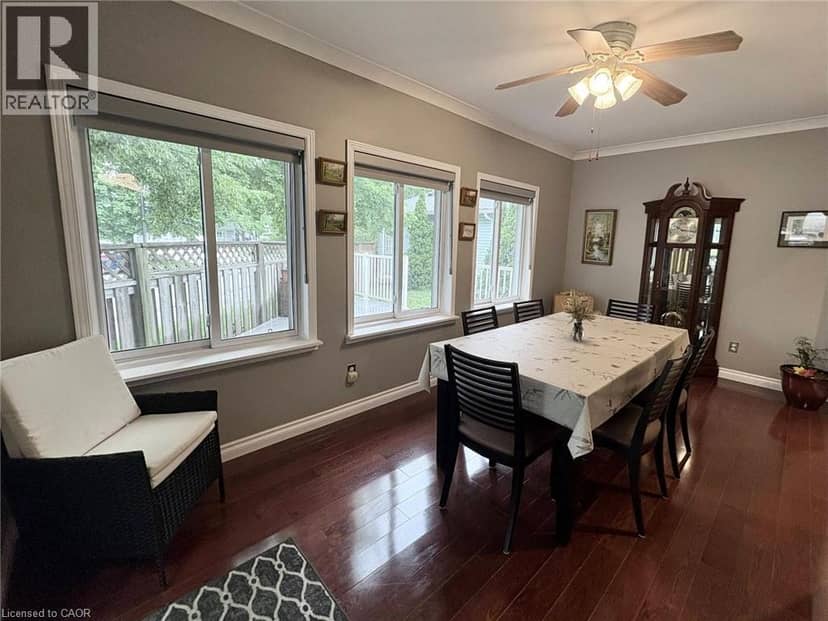 227 SILVERBIRCH Boulevard — photo 19 of 37
