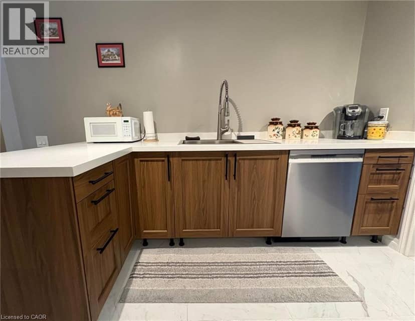227 SILVERBIRCH Boulevard — photo 21 of 37