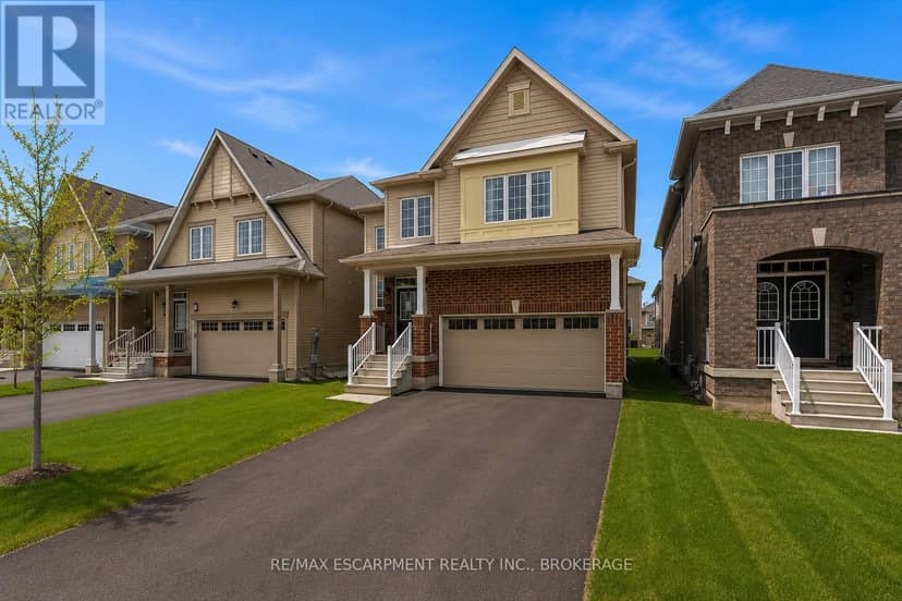 13 Steven Drive — photo 2 of 40