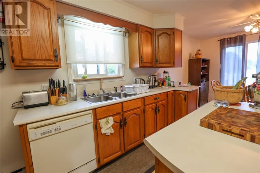 595 Brophy Street — photo 11 of 36