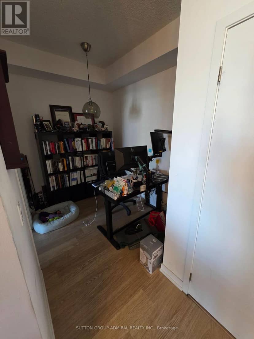 2316 - 98 Lillian Street — photo 3 of 15