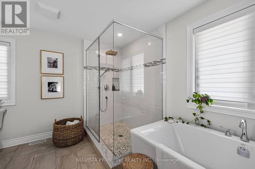 2330 Dauncey Crescent — photo 33 of 40