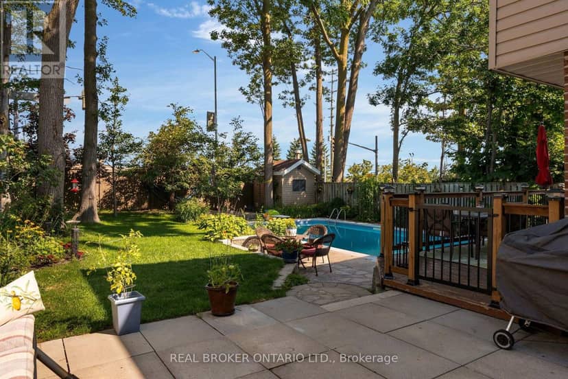 40 Farmingdale Crescent — photo 32 of 40