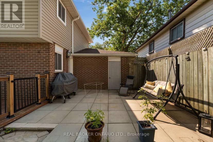 40 Farmingdale Crescent — photo 33 of 40