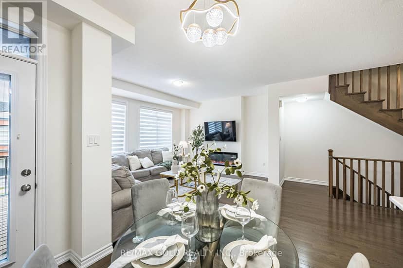 44 Donald Ficht Crescent — photo 19 of 40