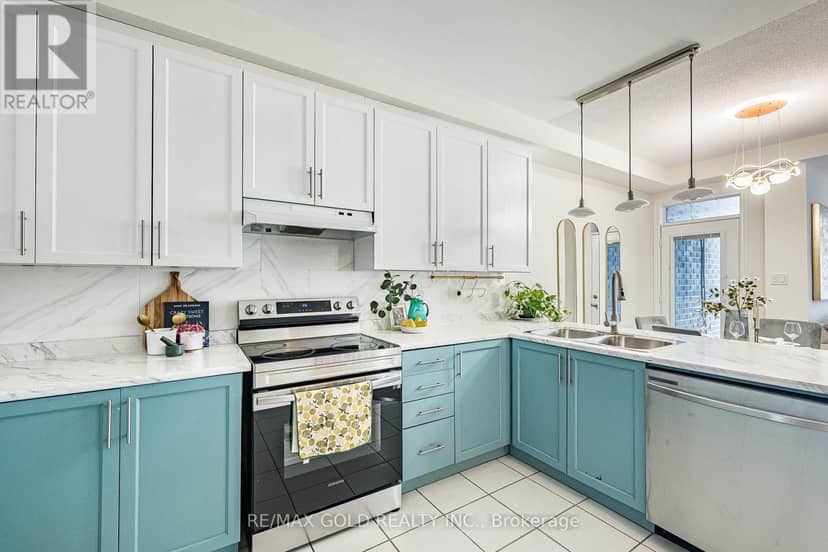 44 Donald Ficht Crescent — photo 28 of 40