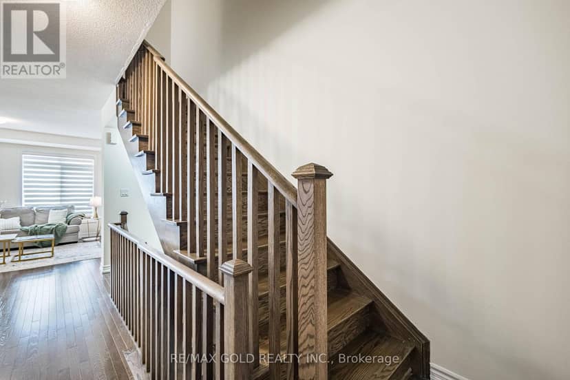 44 Donald Ficht Crescent — photo 30 of 40