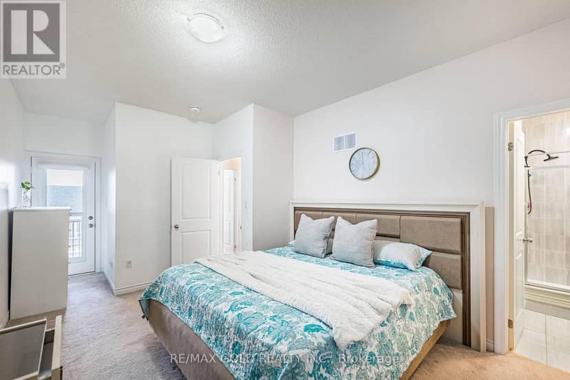 44 Donald Ficht Crescent — photo 37 of 40