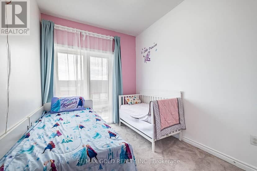 44 Donald Ficht Crescent — photo 40 of 40