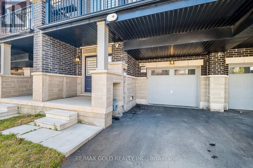 44 Donald Ficht Crescent — photo 6 of 40