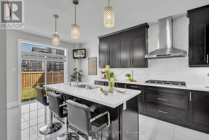 40 Rosewell Crescent — photo 17 of 40
