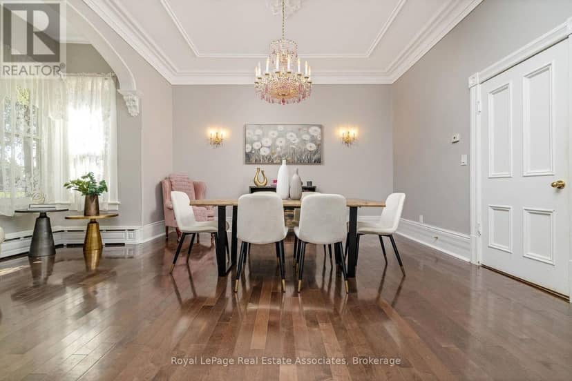 81 Main Street E — photo 15 of 40