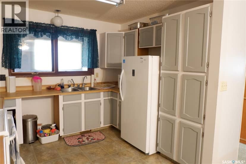235 King STREET, Coronach, photo 3