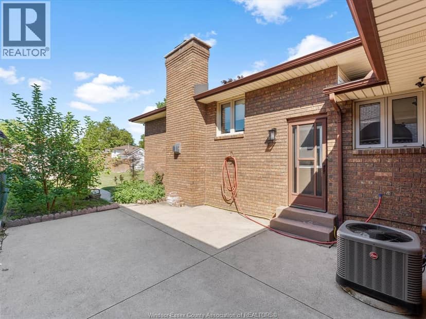 2787 Lionel DRIVE — photo 35 of 40