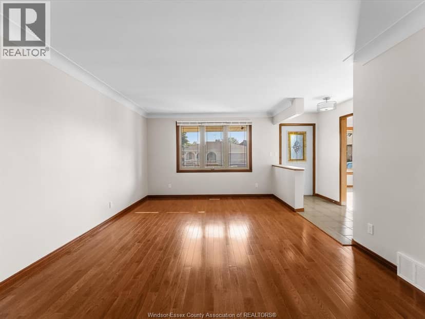 2787 Lionel DRIVE — photo 6 of 40