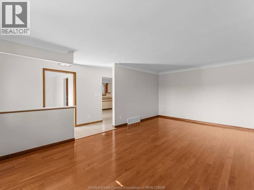 2787 Lionel DRIVE — photo 7 of 40