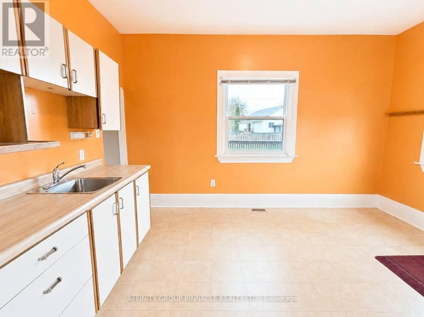 170 Queen Street — photo 6 of 40