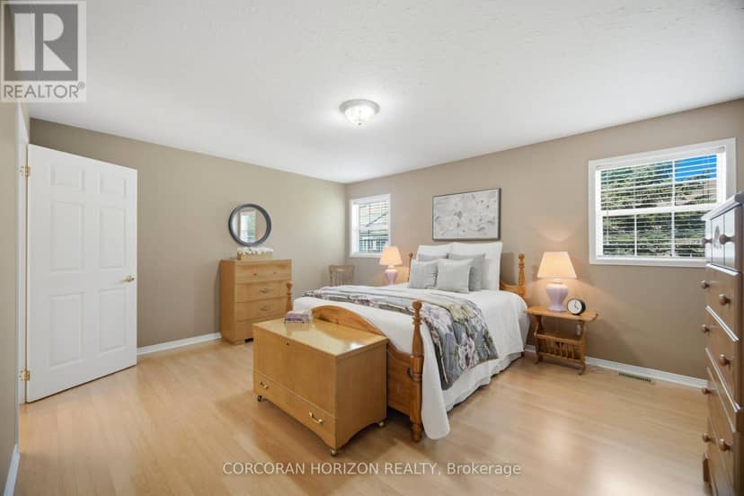 71 Grayview Drive — photo 14 of 40