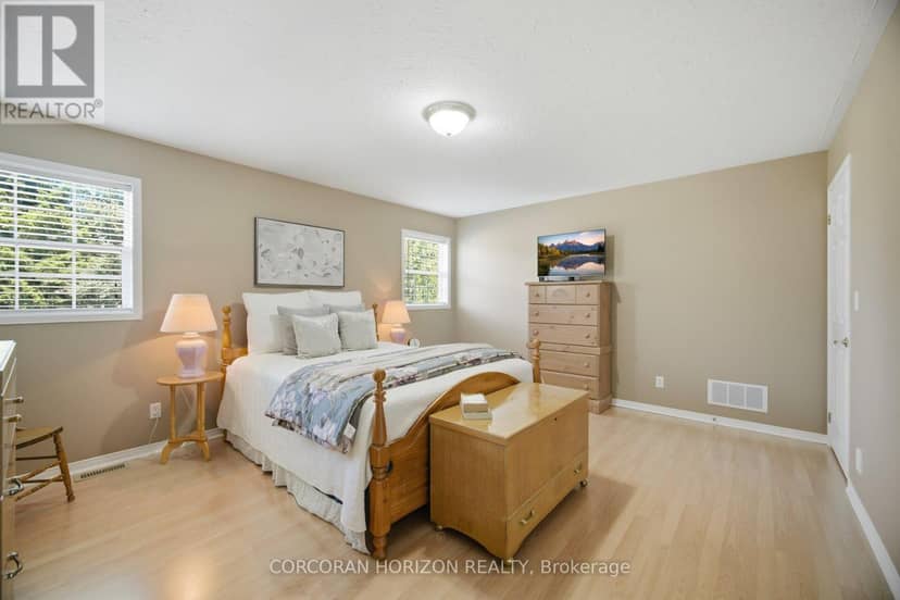 71 Grayview Drive — photo 15 of 40