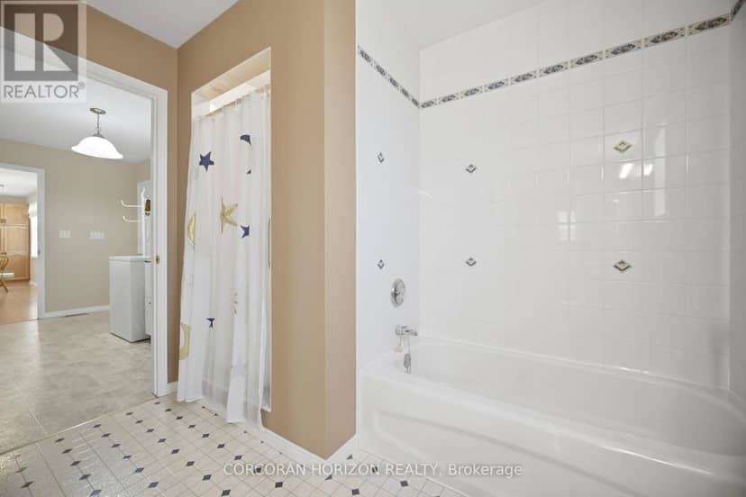71 Grayview Drive — photo 18 of 40
