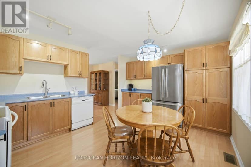 71 Grayview Drive — photo 9 of 40